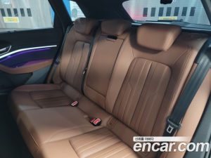 Audi Q8 e-tron 55 4WD 2024 года из Южной Кореи