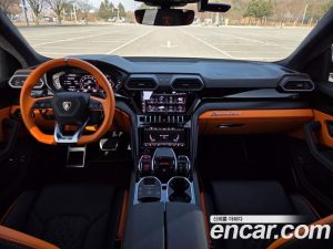 Lamborghini Urus 4.0 V8 S 2023 года из Южной Кореи