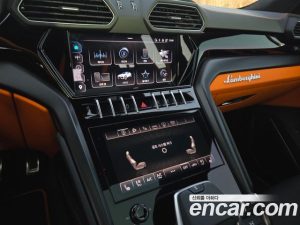 Lamborghini Urus 4.0 V8 S 2023 года из Южной Кореи
