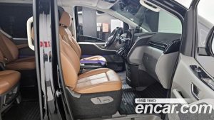 Hyundai Staria L3.5 Lounge 9-Seater 2024 года из Южной Кореи