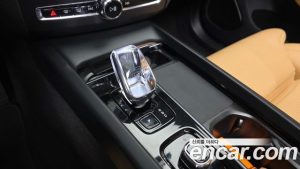 Volvo XC60 B5 ULTIMATE Bright 2024 года из Южной Кореи