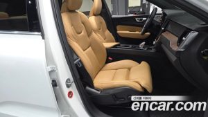 Volvo XC60 B5 ULTIMATE Bright 2024 года из Южной Кореи