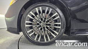 Mercedes-Benz S-Class S500L 4MATIC 2024 года из Южной Кореи