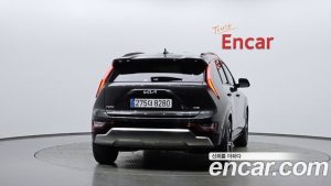 Kia Niro Signature 2025 года из Южной Кореи