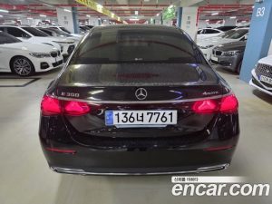 Mercedes-Benz E-Class E300 4MATIC Exclusive 2024 года из Южной Кореи