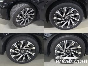 Mercedes-Benz E-Class E300 4MATIC Exclusive 2024 года из Южной Кореи