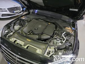Mercedes-Benz E-Class E300 4MATIC Exclusive 2024 года из Южной Кореи