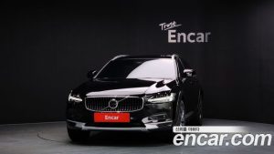 Volvo V90 B5 ULTIMATE AWD 2024 года из Южной Кореи