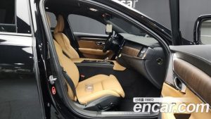 Volvo V90 B5 ULTIMATE AWD 2024 года из Южной Кореи