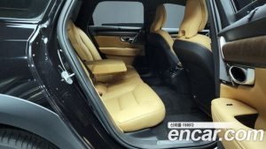 Volvo V90 B5 ULTIMATE AWD 2024 года из Южной Кореи