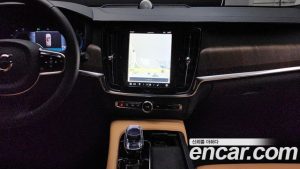 Volvo V90 B5 ULTIMATE AWD 2024 года из Южной Кореи