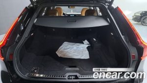 Volvo V90 B5 ULTIMATE AWD 2024 года из Южной Кореи