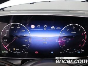 Mercedes-Benz GLC-Class GLC300 4MATIC AMG Line 2025 года из Южной Кореи