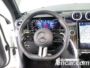 Mercedes-Benz GLC-Class GLC300 4MATIC AMG Line 2025 года из Южной Кореи