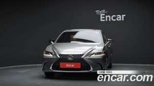 Lexus ES Luxury Plus 2025 года из Южной Кореи