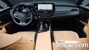 Lexus ES Luxury Plus 2025 года из Южной Кореи