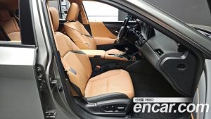Lexus ES Luxury Plus 2025 года из Южной Кореи