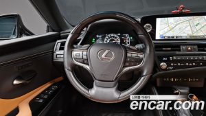 Lexus ES Luxury Plus 2025 года из Южной Кореи
