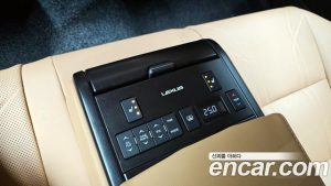 Lexus ES Luxury Plus 2025 года из Южной Кореи