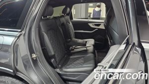 Audi Q7 55 TFSI 4WD Premium 2023 года из Южной Кореи