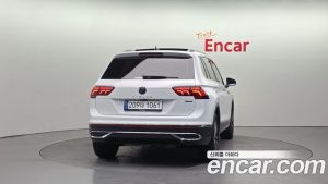 Volkswagen Tiguan 2.0 TDI 4 Prestige 2023 года из Южной Кореи