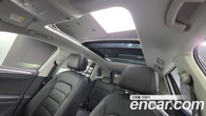 Volkswagen Tiguan 2.0 TDI 4 Prestige 2023 года из Южной Кореи