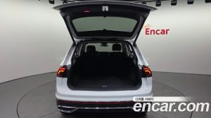 Volkswagen Tiguan 2.0 TDI 4 Prestige 2023 года из Южной Кореи