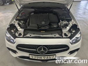 Mercedes-Benz E-Class E300d 4MATIC Coupe 2023 года из Южной Кореи