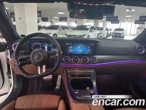 Mercedes-Benz E-Class E300d 4MATIC Coupe 2023 года из Южной Кореи