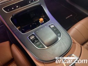 Mercedes-Benz E-Class E300d 4MATIC Coupe 2023 года из Южной Кореи