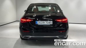 Mercedes-Benz C-Class C200 Avantgarde 2025 года из Южной Кореи