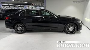 Mercedes-Benz C-Class C200 Avantgarde 2025 года из Южной Кореи