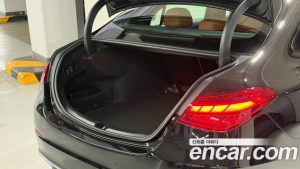 Mercedes-Benz C-Class C200 Avantgarde 2025 года из Южной Кореи