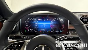 Mercedes-Benz C-Class C200 Avantgarde 2025 года из Южной Кореи