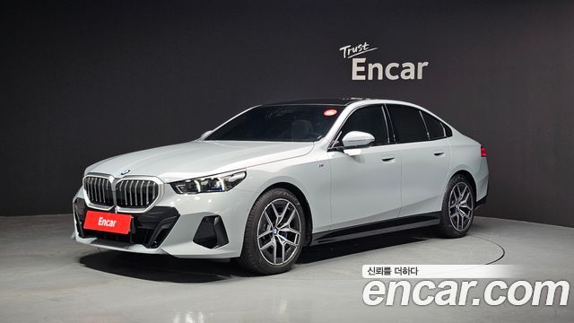 BMW 5-Series 520i M Sport 2025 года из Кореи