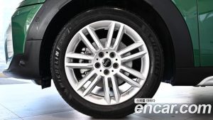 Mini Countryman CLASSIC Plus COMFORT PACK 2023 года из Южной Кореи