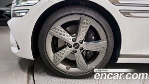 Genesis G80 Бензин 2.5 Turbo AWD 2025 года из Южной Кореи