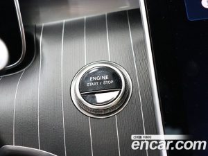 Mercedes-Benz C-Class C200 Avantgarde 2025 года из Южной Кореи