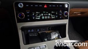 Genesis GV80 2.5T Бензин AWD 2024 года из Южной Кореи