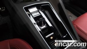 Volkswagen Golf 2.0 GTI 2024 года из Южной Кореи