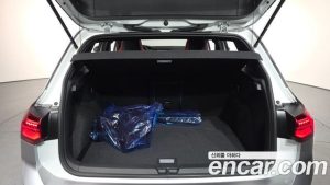 Volkswagen Golf 2.0 GTI 2024 года из Южной Кореи