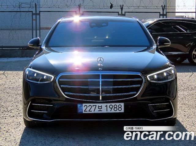 Mercedes-Benz S-Class S500L 4MATIC 2023 года из Кореи