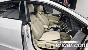 Audi A7 55 TFSI 4WD Premium 2025 года из Южной Кореи