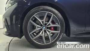 BMW 5-Series 520i Special Edition 2025 года из Южной Кореи