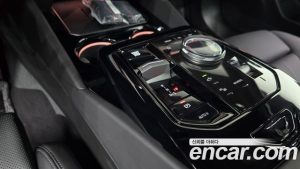 BMW 5-Series 520i Special Edition 2025 года из Южной Кореи