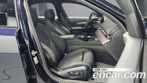 BMW 5-Series 520i Special Edition 2025 года из Южной Кореи