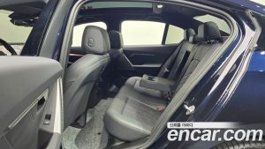 BMW 5-Series 520i Special Edition 2025 года из Южной Кореи