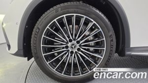 Mercedes-Benz GLC-Class GLC300 4MATIC AMG Line 2024 года из Южной Кореи