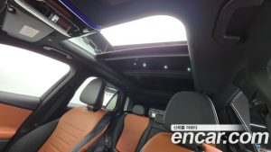 Mercedes-Benz GLC-Class GLC300 4MATIC AMG Line 2024 года из Южной Кореи
