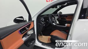 Mercedes-Benz GLC-Class GLC300 4MATIC AMG Line 2024 года из Южной Кореи